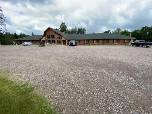 Boulder Bear Motor Lodge - image 11