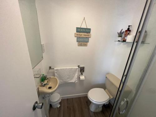 Anchor Hotel - image 14