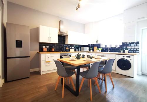 HEYHOO The Mellor - Holiday Home With Free Parking - 5 Minutes Drive to Coop Live, Etihad Stadium & Manchester City Centre, Manchester (fotografie 8)
