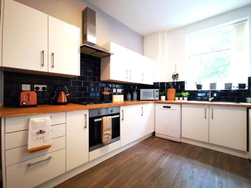 HEYHOO The Mellor - Holiday Home With Free Parking - 5 Minutes Drive to Coop Live, Etihad Stadium & Manchester City Centre, Manchester (fotografie 7)
