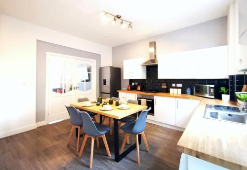 HEYHOO The Mellor - Holiday Home With Free Parking - 5 Minutes Drive to Coop Live, Etihad Stadium & Manchester City Centre, Manchester (fotografie 6)