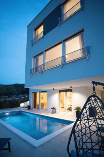 Villa Kapetanova Lanterna luxury apartment Barka with heated pool - Apartment - Vinišće