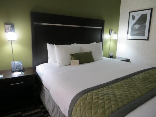 Wyndham Garden San Jose Airport In San Jose From 122 Trabber