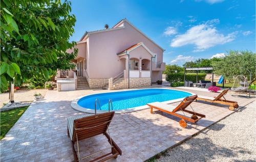 Awesome Home In Zadar With 3 Bedrooms, Wifi And Outdoor Swimming Pool - Murvica