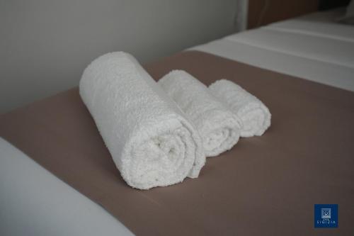 Single Room with Private Bathroom image 4