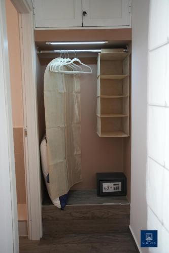 Double Room with Private Bathroom image 4