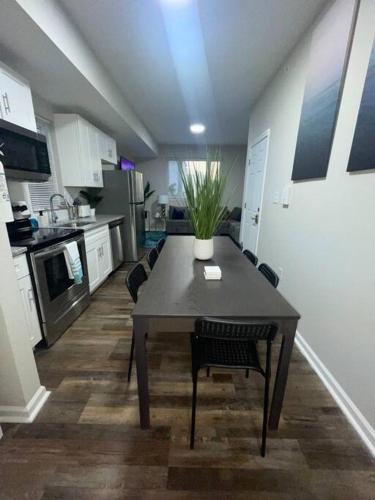 Konyha, THE ROOFTOP OASIS near Philadelphia Zoo