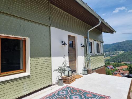 Haus am Berg mit Wellnessbereich, Bar und Panorama Haus am Berg mit Wellnessbereich, Bar und Panorama