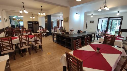 Restorāns, Pensiunea Roua Muntilor in Sunksujusa