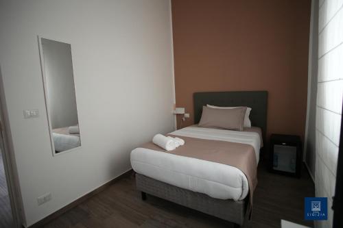 Single Room with Private Bathroom image 6
