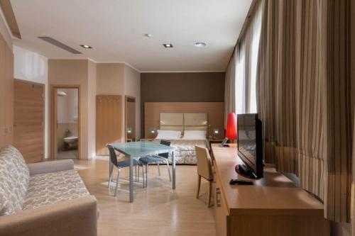 萬歲酒店 (Viva Hotel) in 阿韋利諾