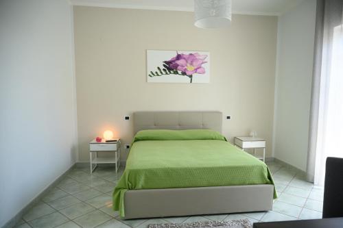 Flowers' House Room Type - Double Room with Private Bathroom