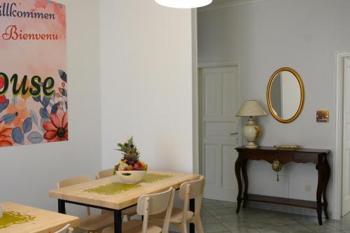 Flowers' House 3