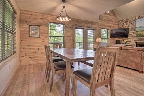 Rustic Pigeon Forge Home with Private Hot Tub! in Pigeon Forge, USA
