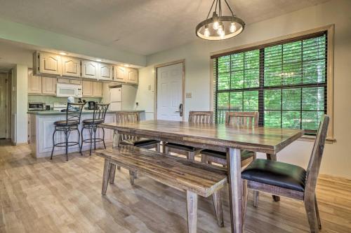 Rustic Pigeon Forge Home with Private Hot Tub! in Pigeon Forge, USA