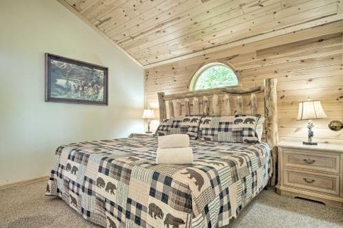 Ideally Located Home with Hot Tub in Pigeon Forge! - image 11