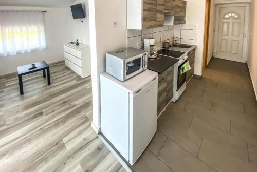 FeDa Apartmanház (FeDa Apartmanhaz) in บาลาตองโบกลาร์