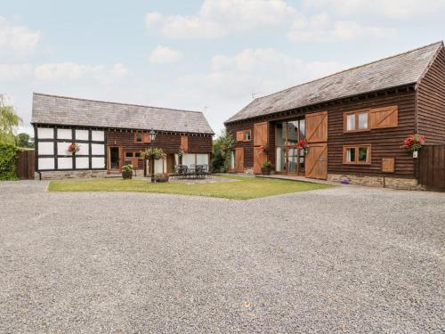 Udvendig, Tippets View in Pembridge