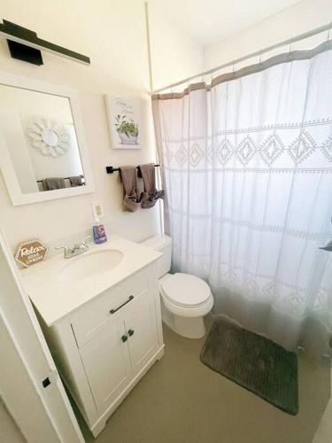 Pet Friendly! Private Casita in Nob Hill