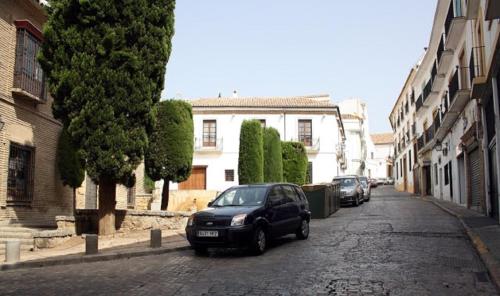 Hotel Plateros - Tap to explore photos