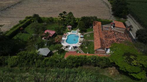 Inviting 14-Bed Villa in Toro Valle del Cauca