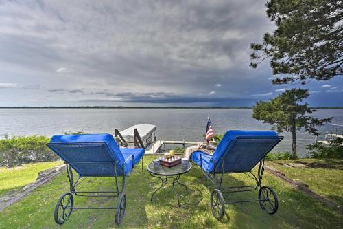 Home on Castle Rock Lake with Seasonal Swimming Dock in Friendship, Vereinigte Staaten von Amerika