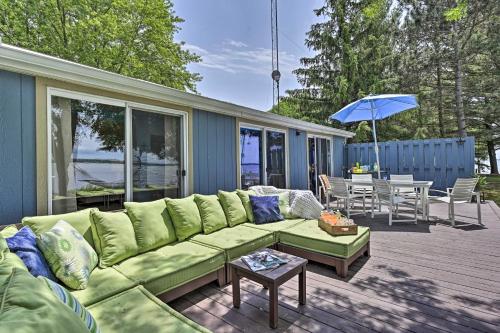 Home on Castle Rock Lake with Seasonal Swimming Dock in Friendship, USA