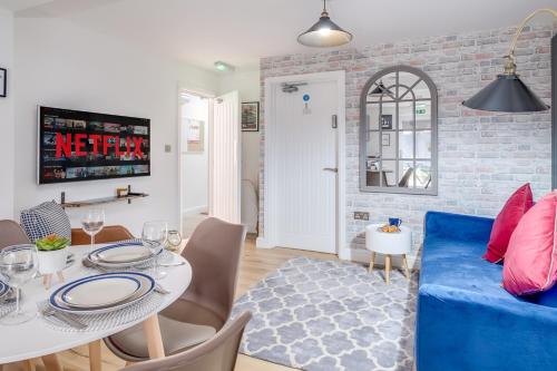 Night Stay - Alpha House