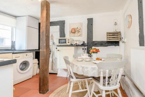Fern Hall Cottage Hereford - image 13