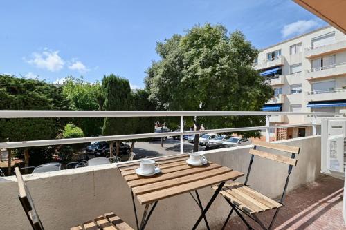 Appartement Chaleureux avec Balcon au coeur du 8ème arrondissement - Location saisonnière - Marseille