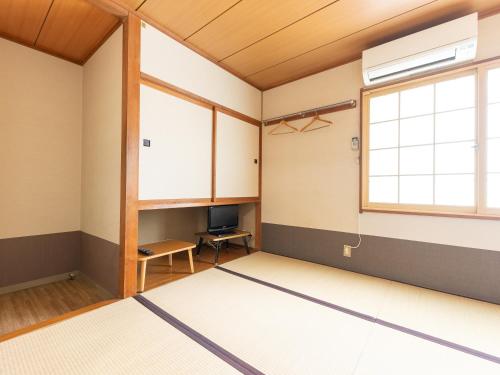 4 futon beds