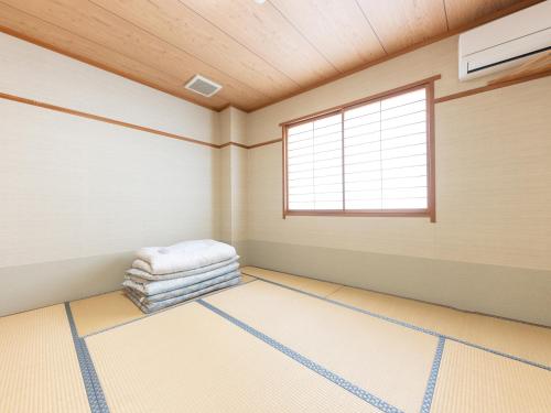 2 futon beds