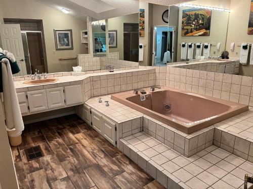 Trailside Vacation Home 32 in Bella Vista, USA