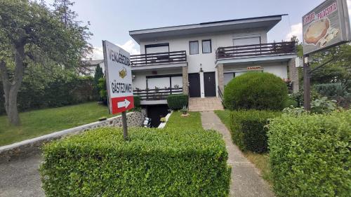 ทัศนียภาพภายนอกโรงแรม, OPEN Vendégház (OPEN Vendeghaz) in เฟลโซโลเวเรก