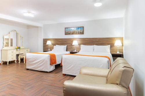 1 double bed, 1 twin bed