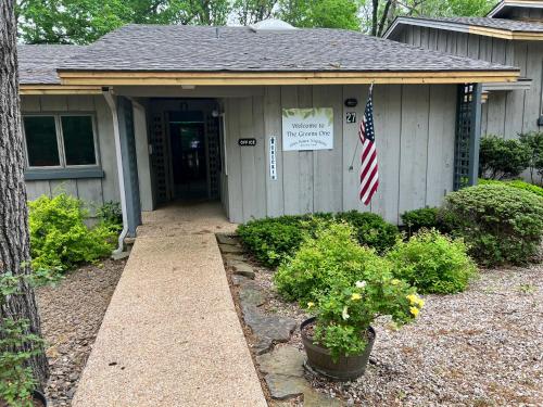 Trailside Vacation Home 39 in Bella Vista, USA