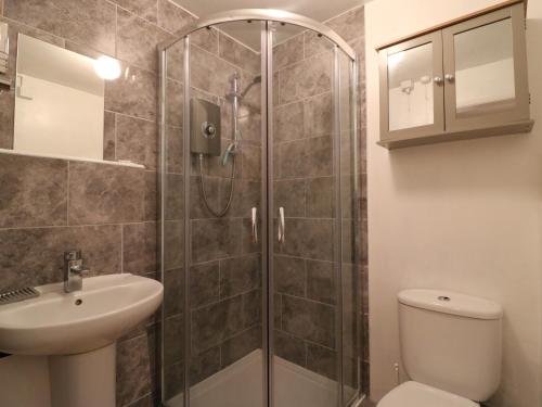 Fleur Cottage - image 14