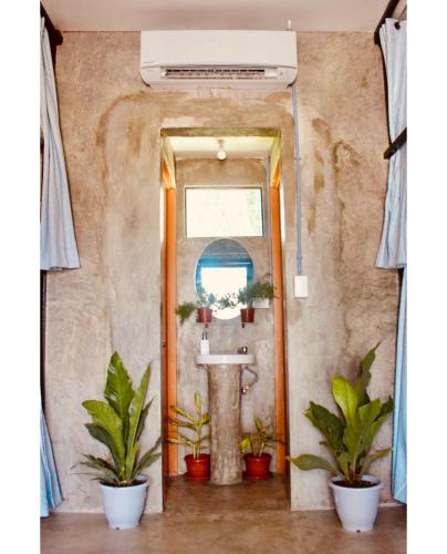 suihku, The Hangover Hostel in Moalboal