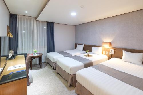Benikea Hotel Jeju Room Type - Family Triple