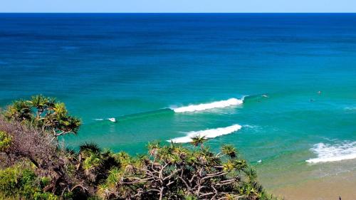 4 Domani Large Townhouse with Ocean Views - image 4