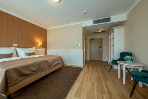 Superior Double Room with Extra Bed