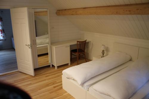 Kløver Hotel - image 12