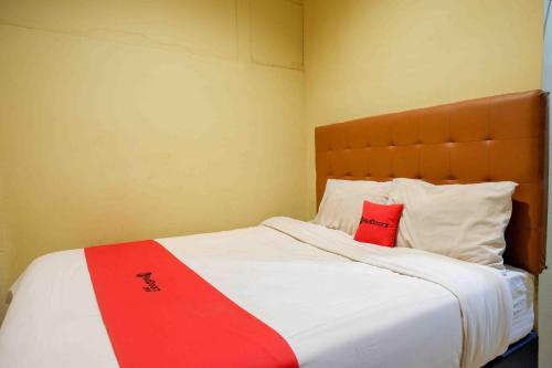 RedDoorz near Rumah Sakit Ortopedi Dr Soeharso photo 4