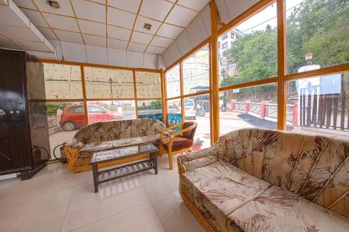 Létesítmények, FabHotel Sapphire in Könyvtár Út