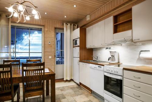 Kitchen, Levin Alppitalot Alpine Chalets Deluxe in Levi