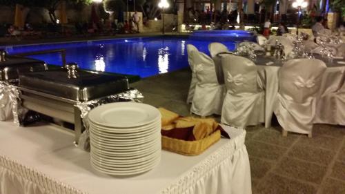 The Caravel Hotel