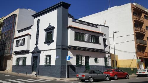  Agradable y confortable casa en el centro in 38201 La Laguna