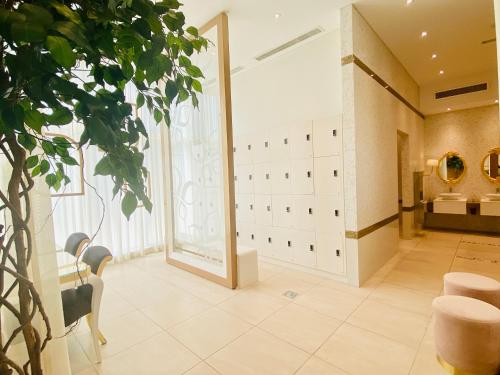 DH58 - High end 1BR, Palm views in Damac Heights tower, Dubaj (fotografie 10)