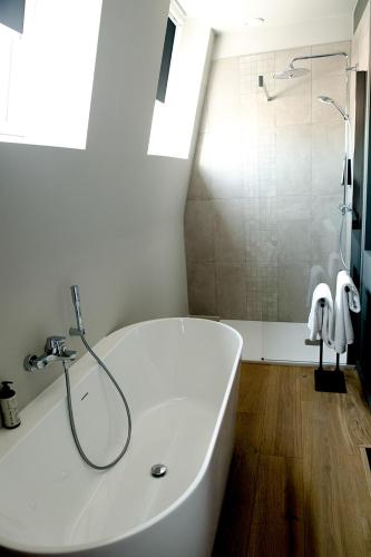 浴室, Hôtel de la Poste (Hotel de la Poste) in 埃勒澤勒