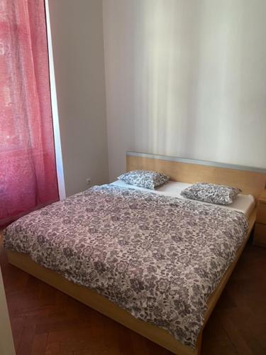 3 Bed Flat - Sleeps 10 - Pets - Smoking on terrace